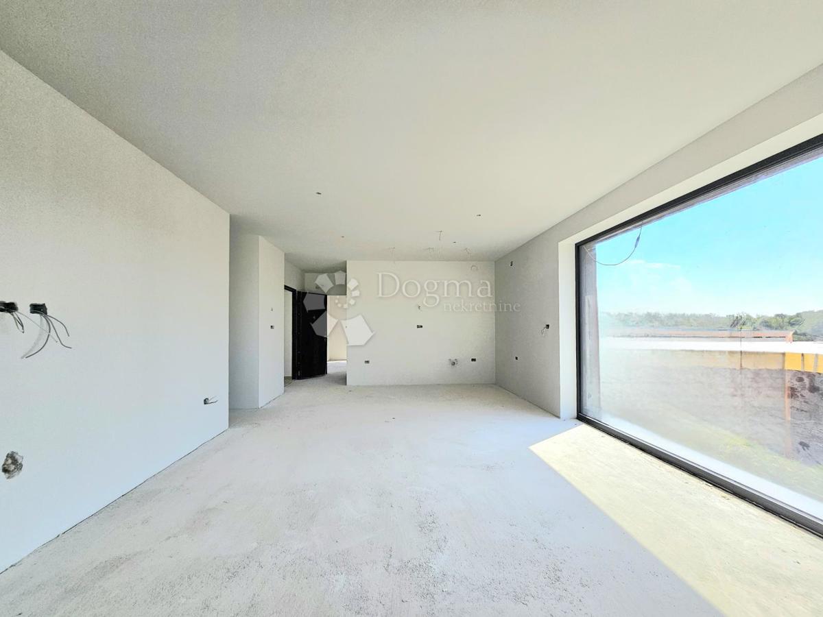 Nuovo edificio di alta qualità con vista sul mare