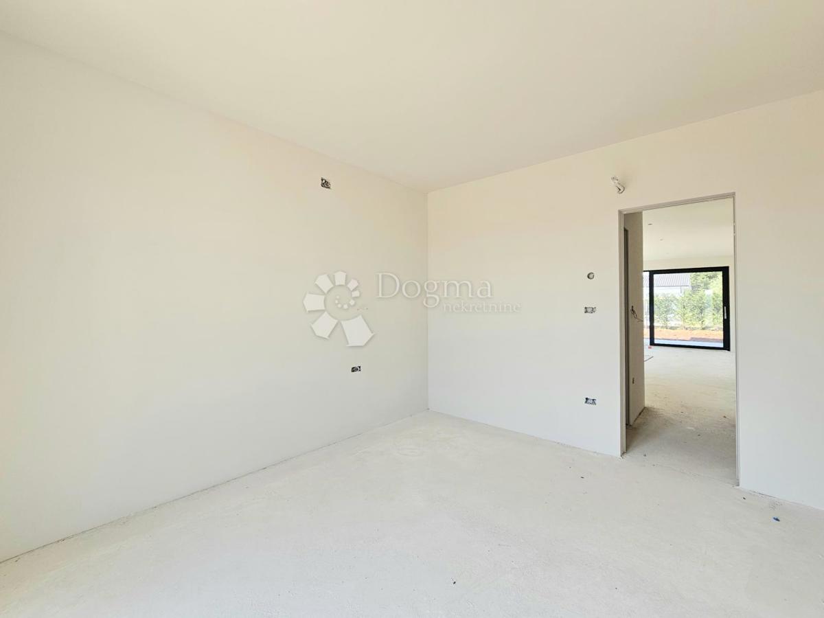 Nuovo edificio di alta qualità con vista sul mare