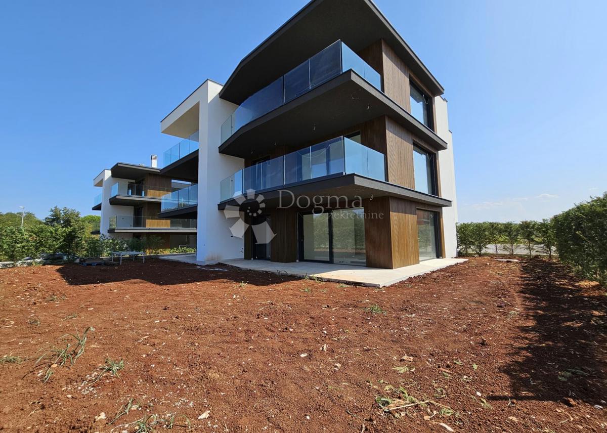 Nuovo edificio di alta qualità con vista sul mare