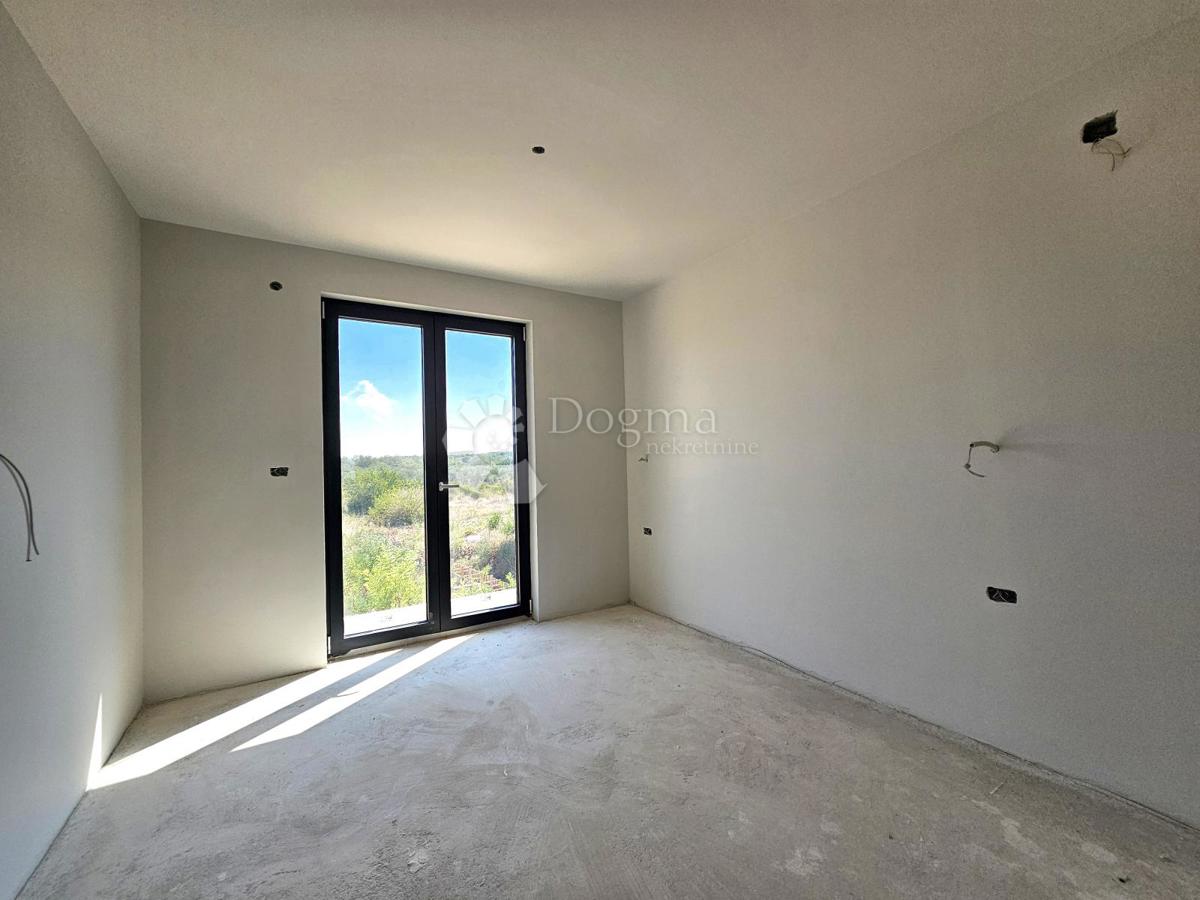 Nuovo edificio di alta qualità con vista sul mare