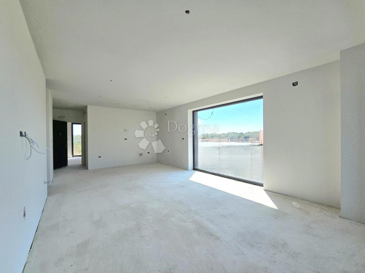 Nuovo edificio di alta qualità con vista sul mare