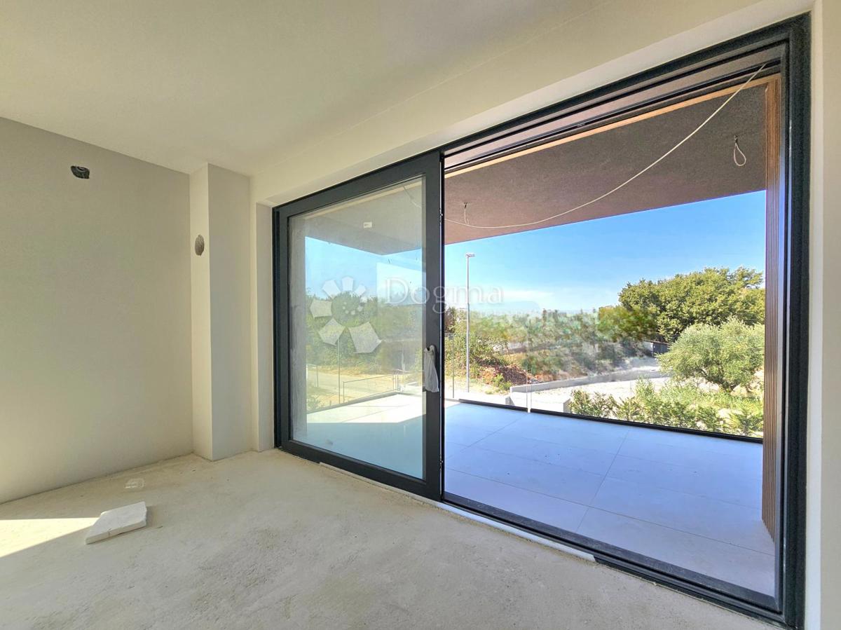 Nuovo edificio di alta qualità con vista sul mare