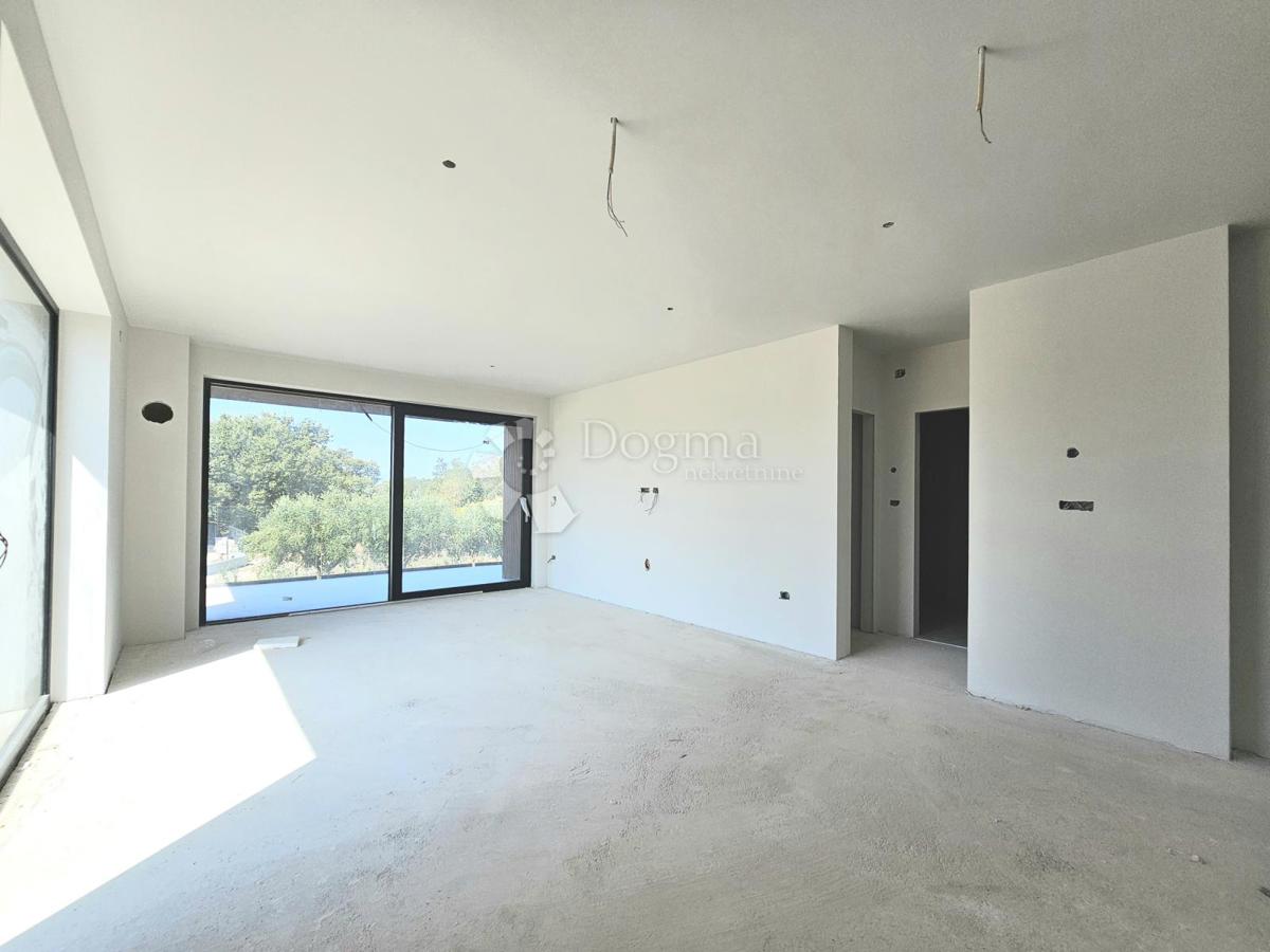 Nuovo edificio di alta qualità con vista sul mare