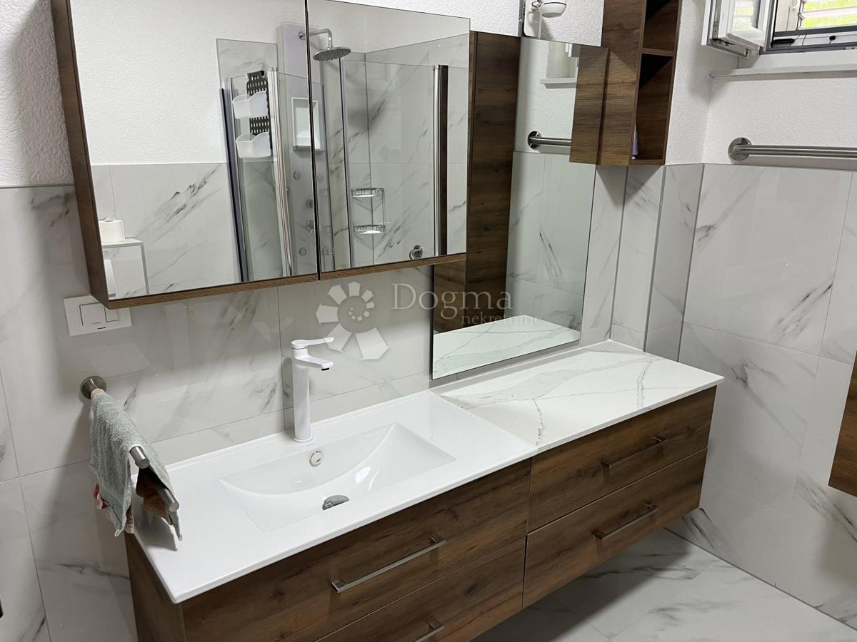 Allogio Čista Mala, Vodice, 127m2