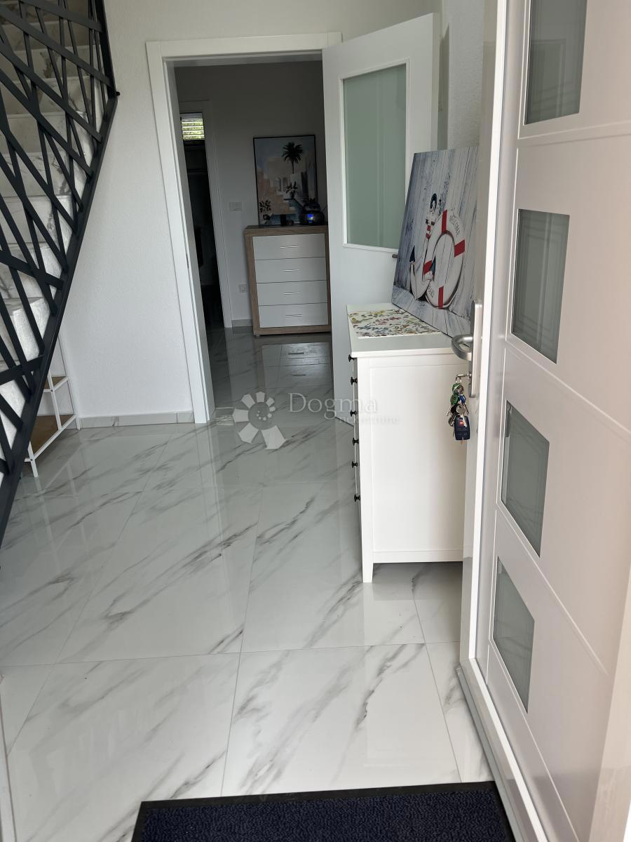 Allogio Čista Mala, Vodice, 127m2