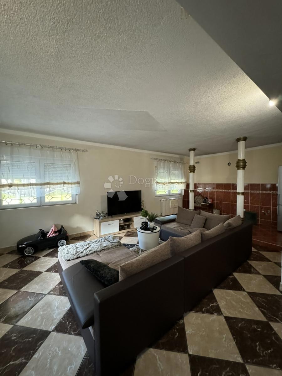 Casa Centar, Bjelovar, 370m2