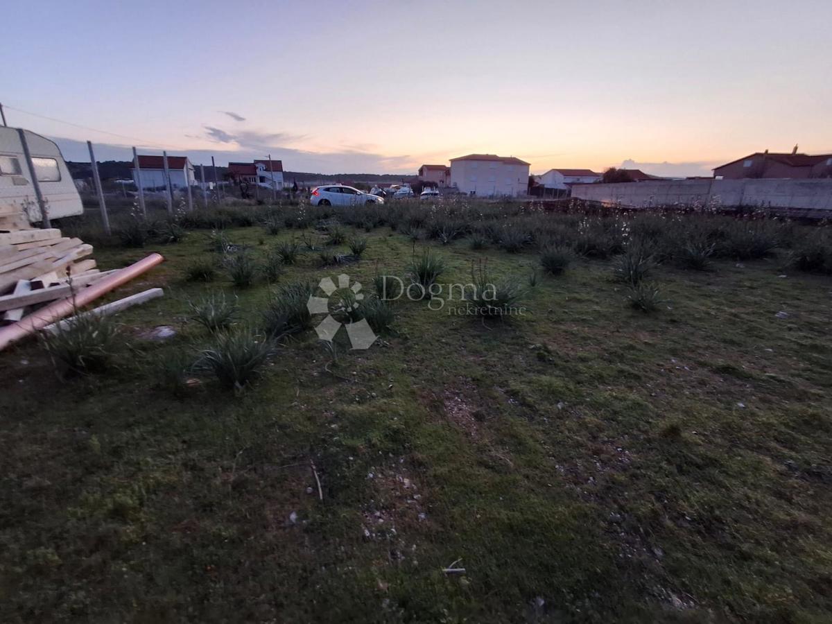 Terreno edificabile Barbat na Rabu, Rab, 705m2