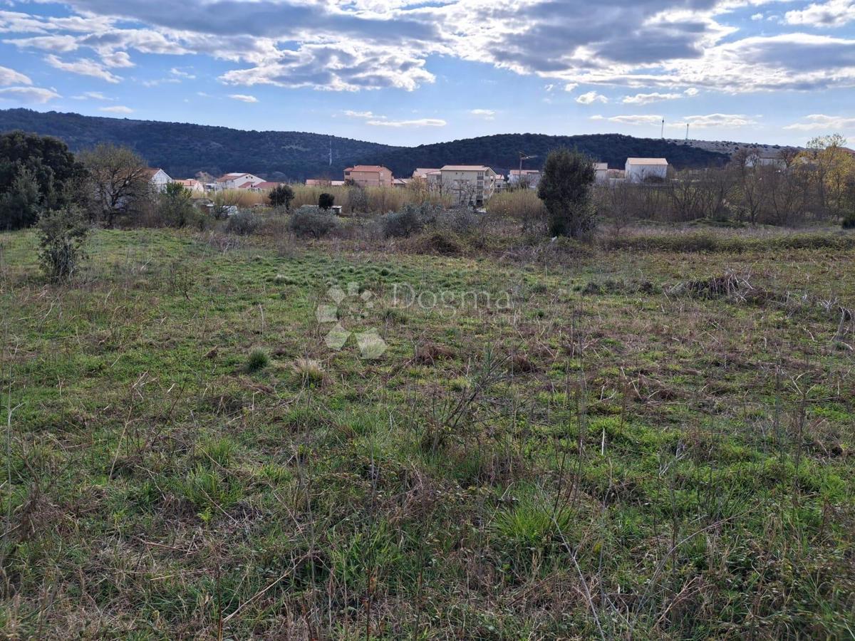 Terreno edificabile Lopar, Rab, 1.336m2