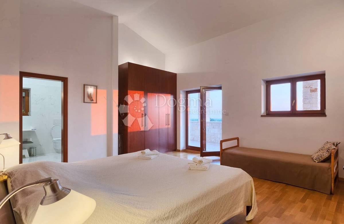 Casa Kringa, Tinjan, 250m2