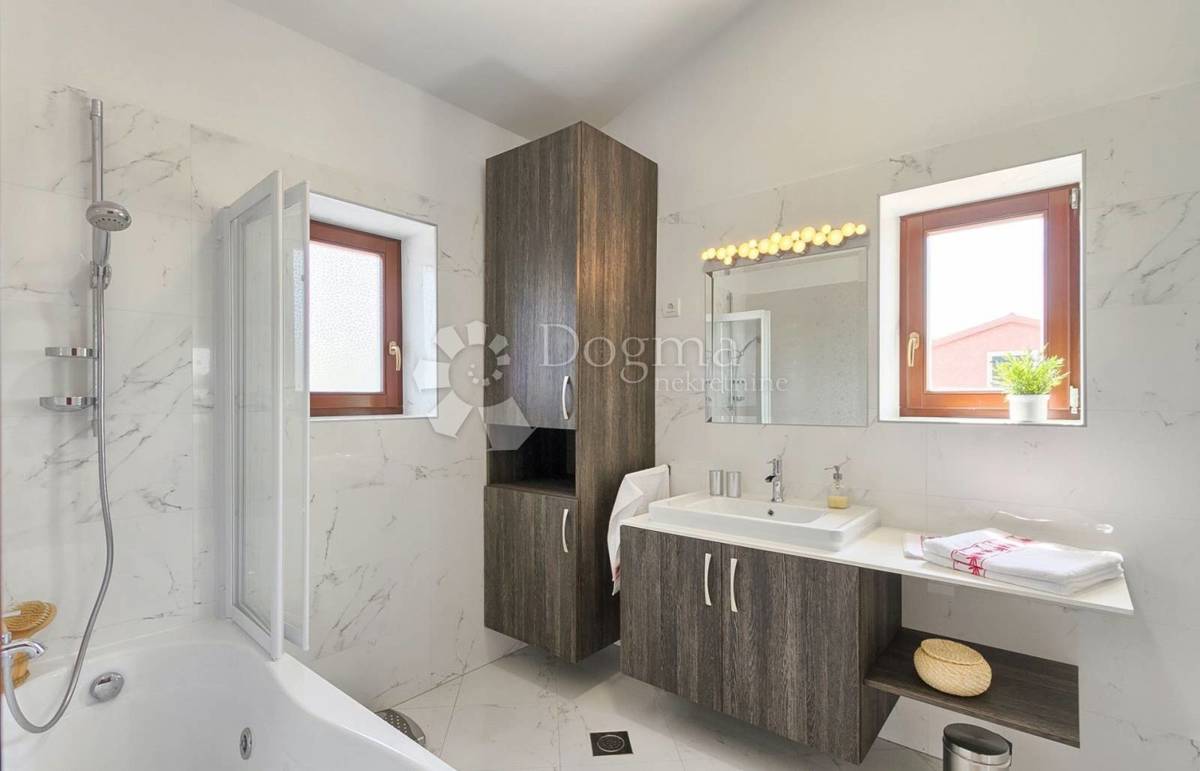 Casa Kringa, Tinjan, 250m2