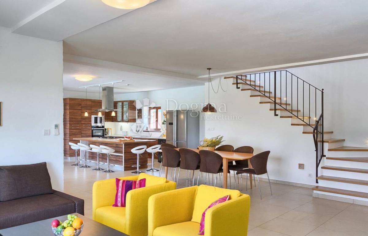 Casa Kringa, Tinjan, 250m2