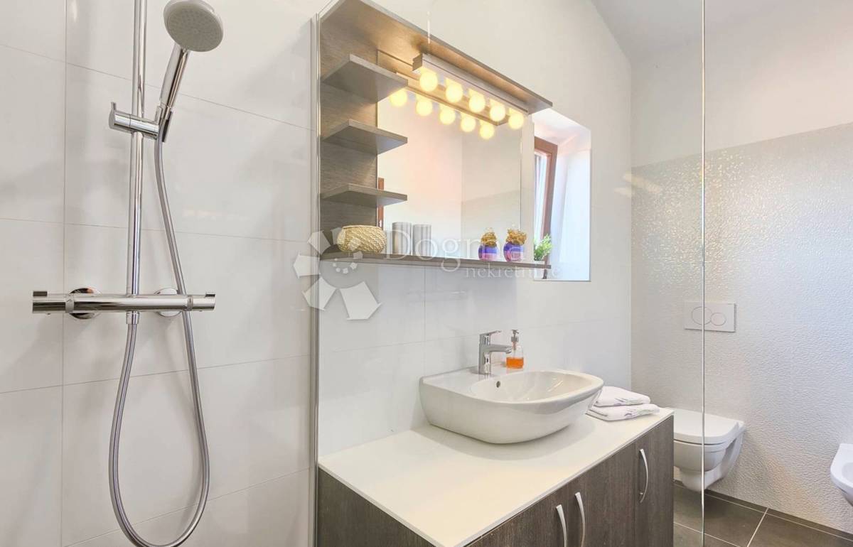 Casa Kringa, Tinjan, 250m2