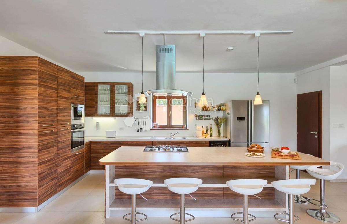 Casa Kringa, Tinjan, 250m2