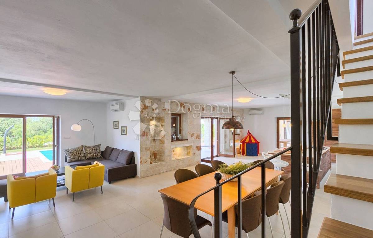 Casa Kringa, Tinjan, 250m2