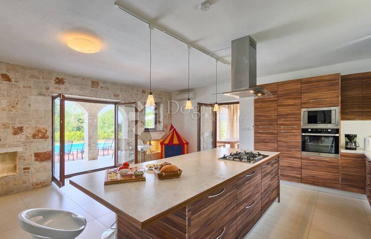 Casa Kringa, Tinjan, 250m2