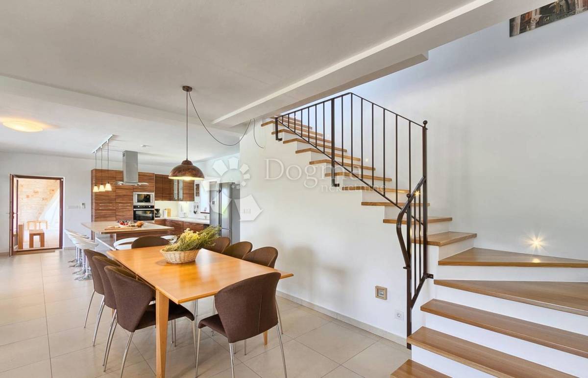 Casa Kringa, Tinjan, 250m2