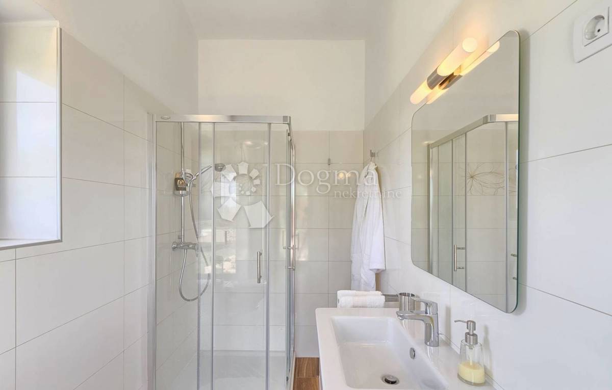 Casa Kringa, Tinjan, 250m2