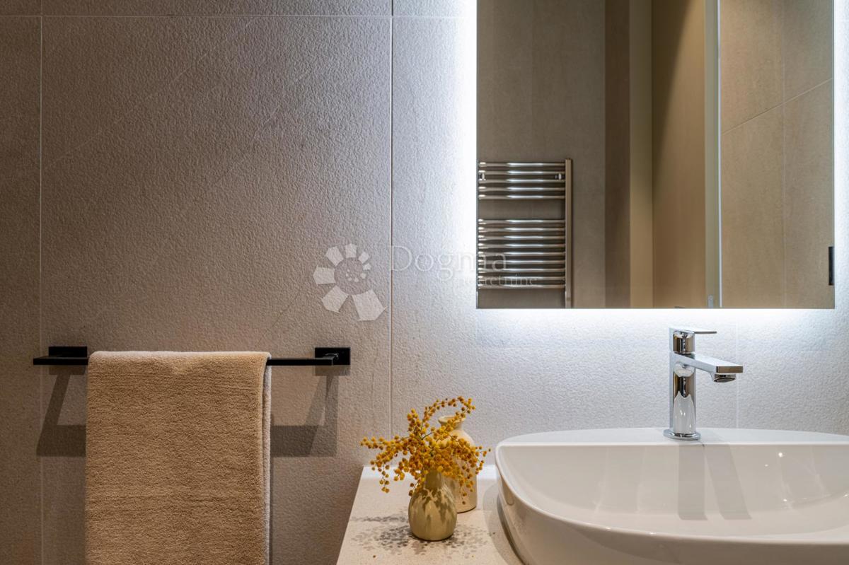 Villa esclusiva smart home, completamente attrezzata, con vista aperta