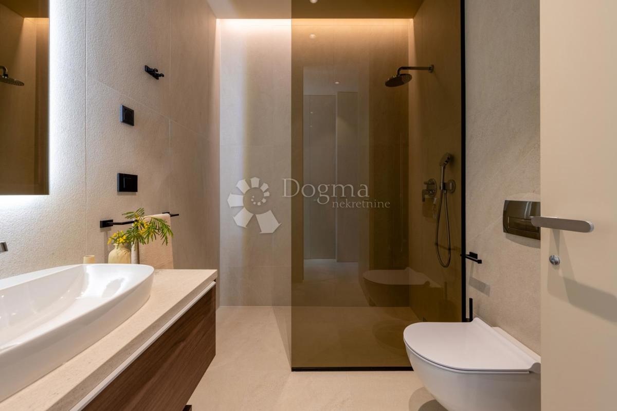 Villa esclusiva smart home, completamente attrezzata, con vista aperta