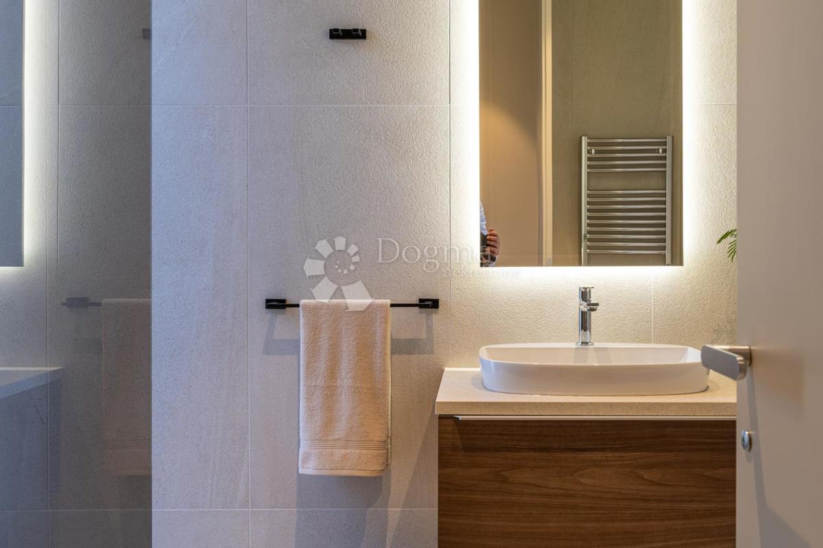 Villa esclusiva smart home, completamente attrezzata, con vista aperta