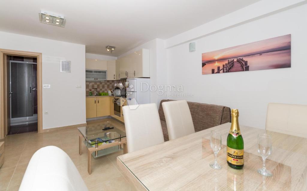 Casa Vodice, Centar, 300m2