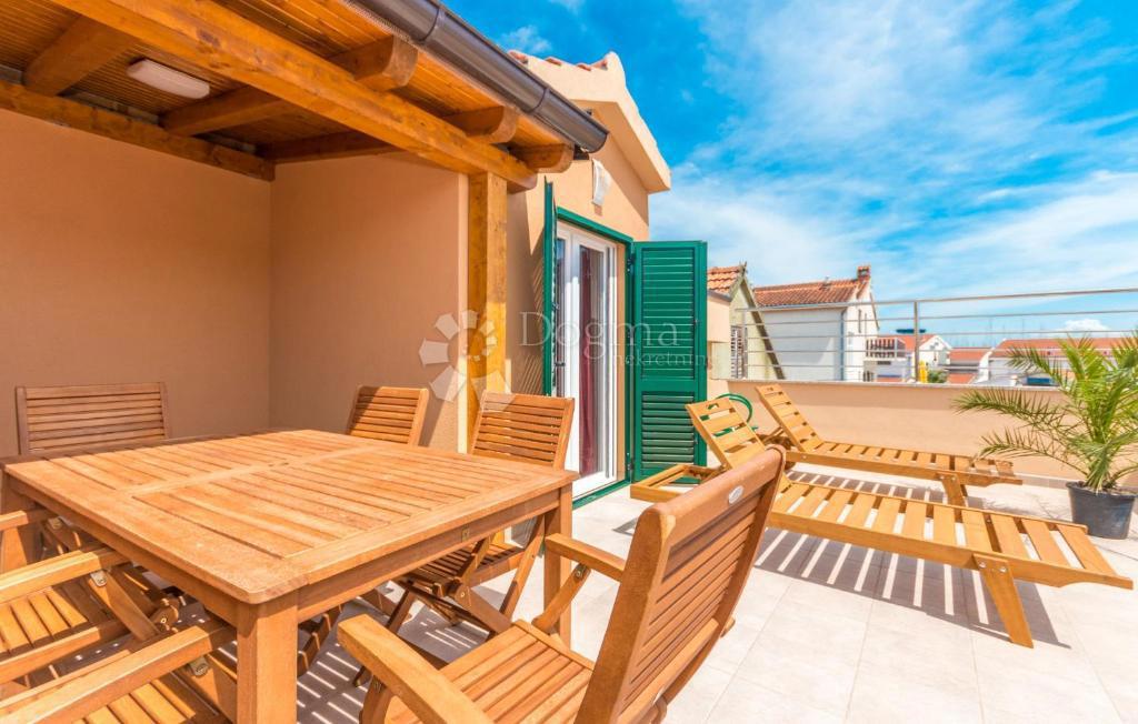 Casa Vodice, Centar, 300m2