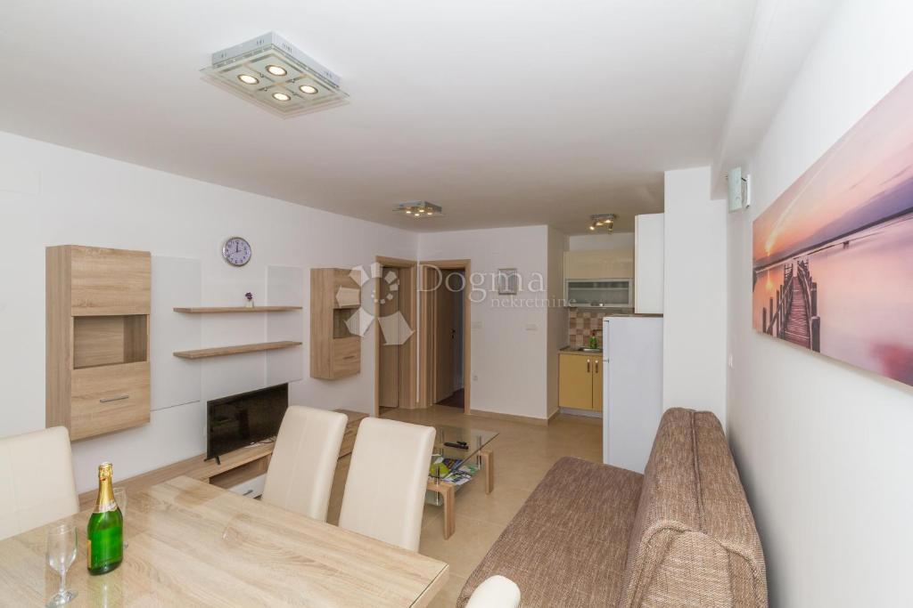 Casa Vodice, Centar, 300m2