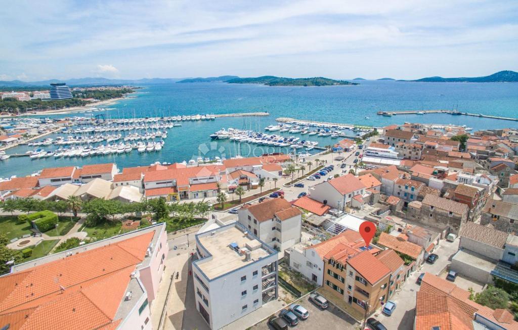 Casa Vodice, Centar, 300m2