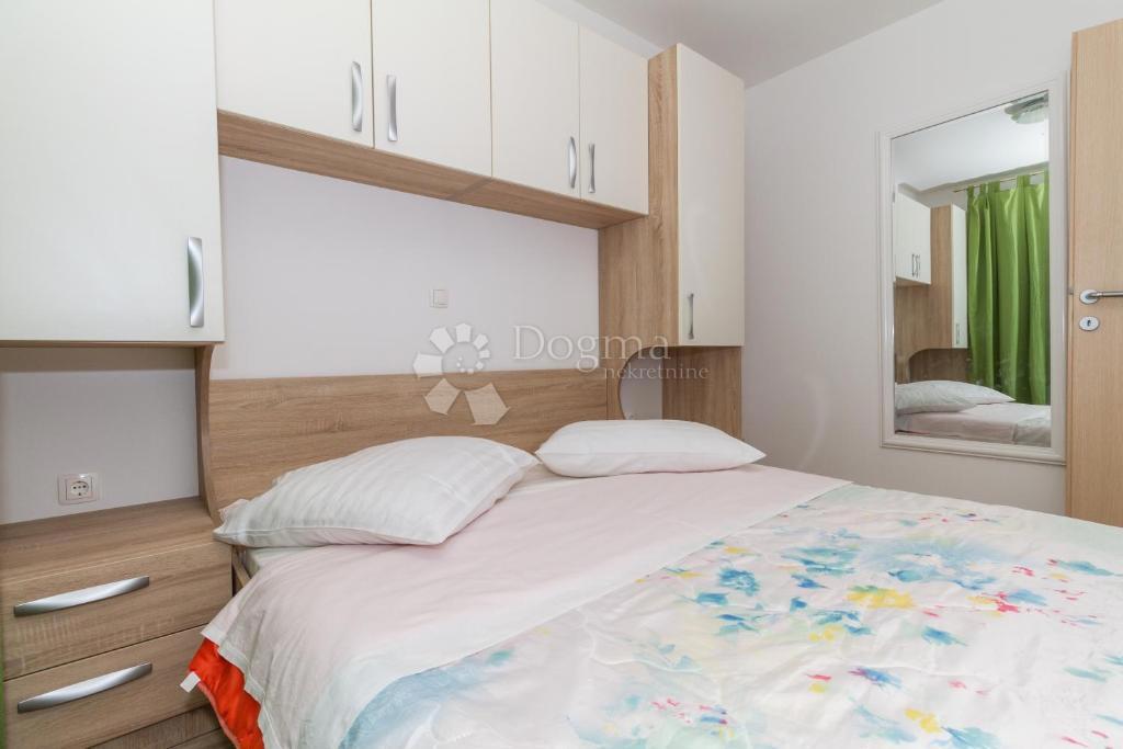 Casa Vodice, Centar, 300m2