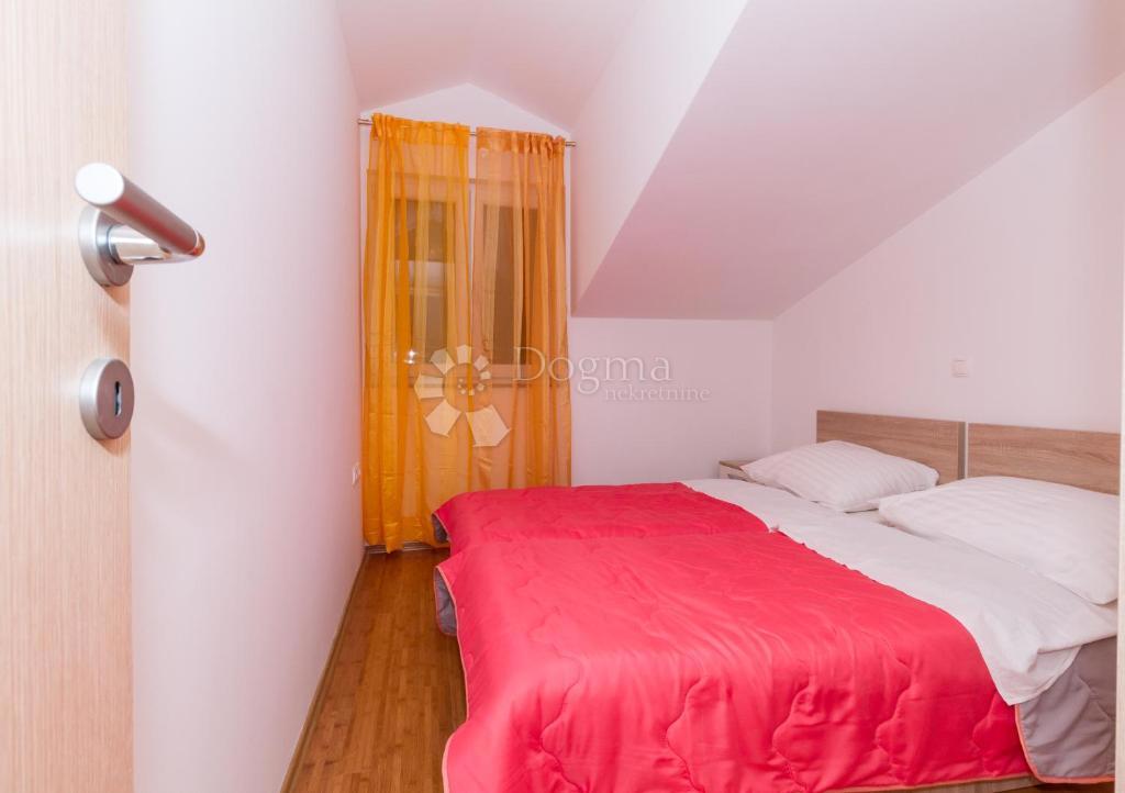 Casa Vodice, Centar, 300m2