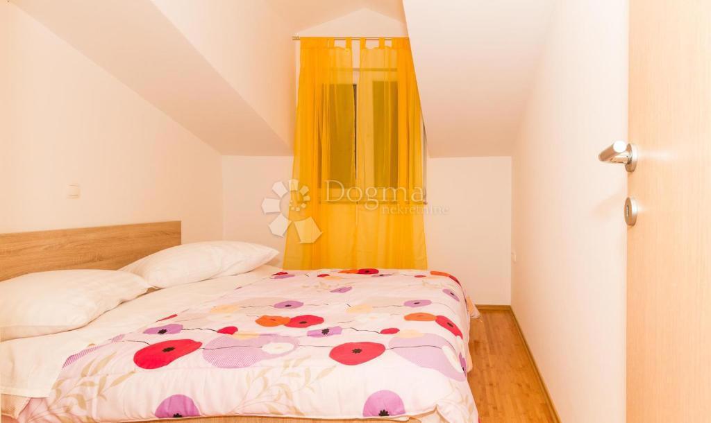 Casa Vodice, Centar, 300m2