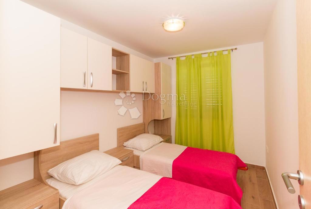 Casa Vodice, Centar, 300m2