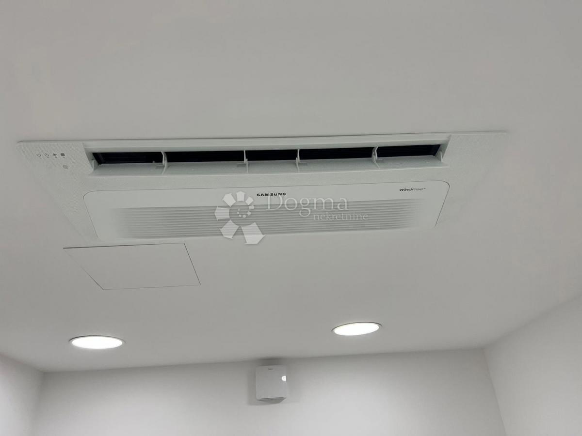 Locale commerciale Centar, Pula, 18m2