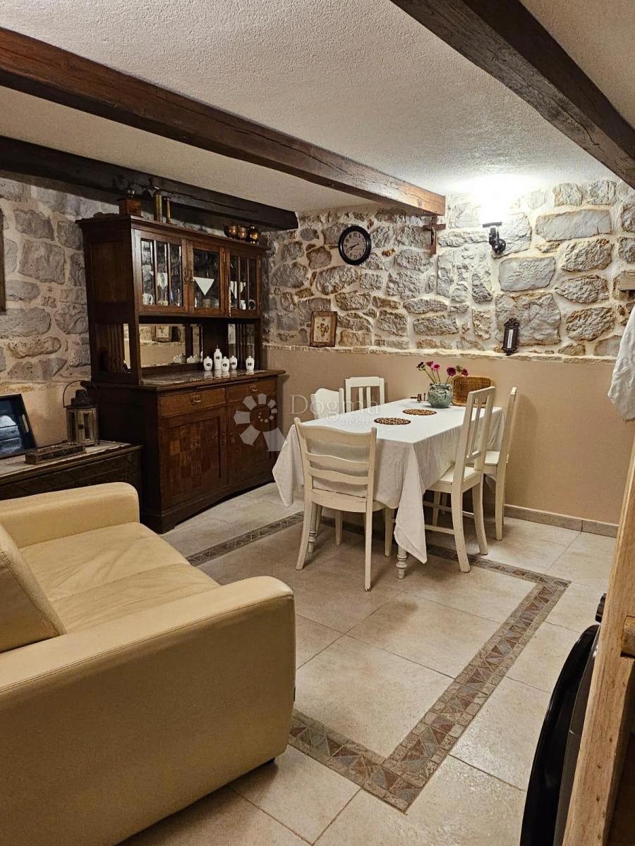 Casa Pirovac, 14m2