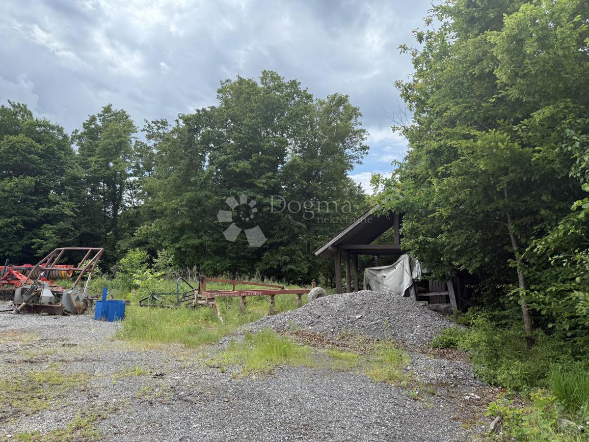 Terreno agricolo di 12.063 m² con edificio agricolo di 600 m²