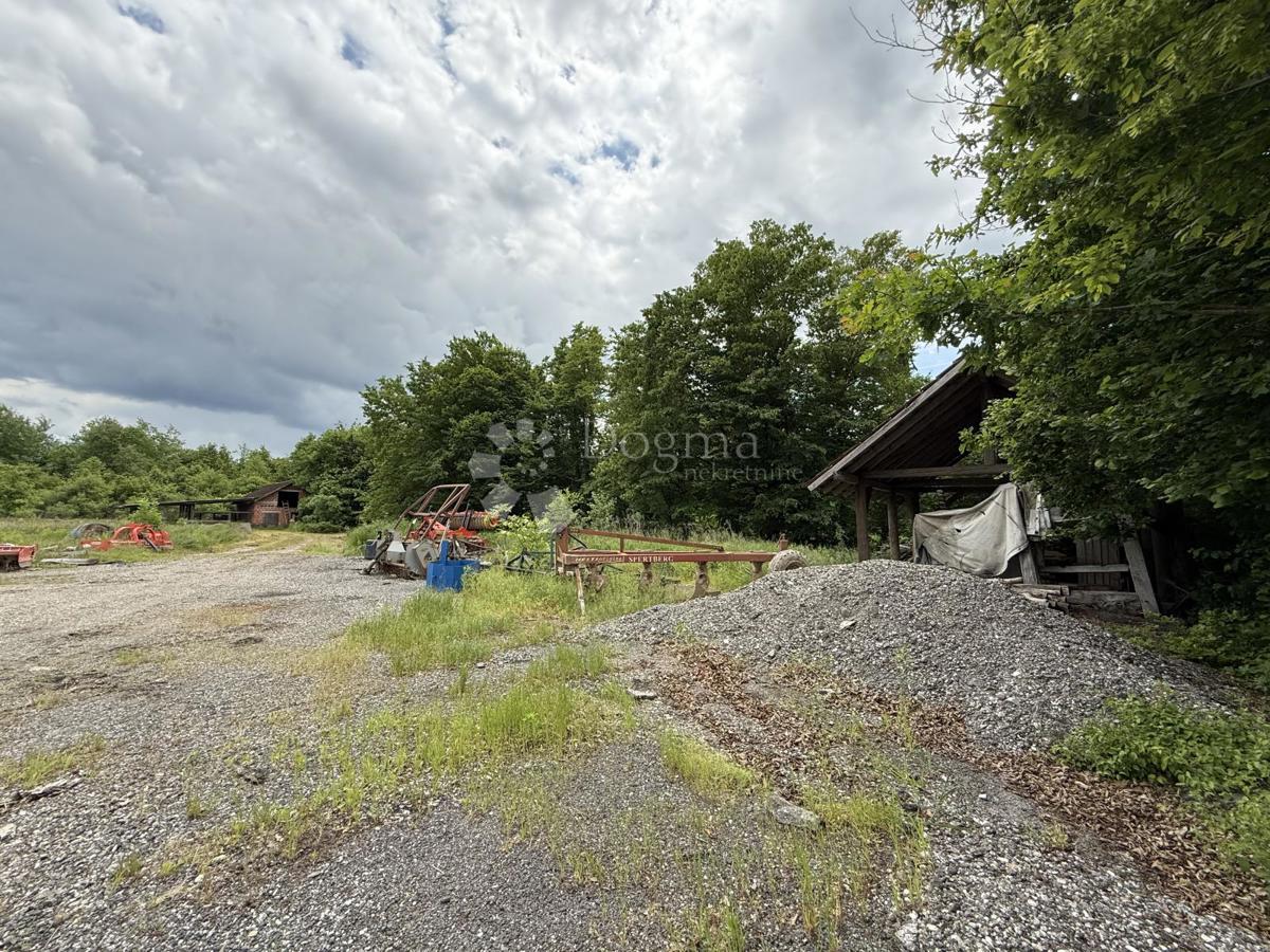 Terreno agricolo di 12.063 m² con edificio agricolo di 600 m²