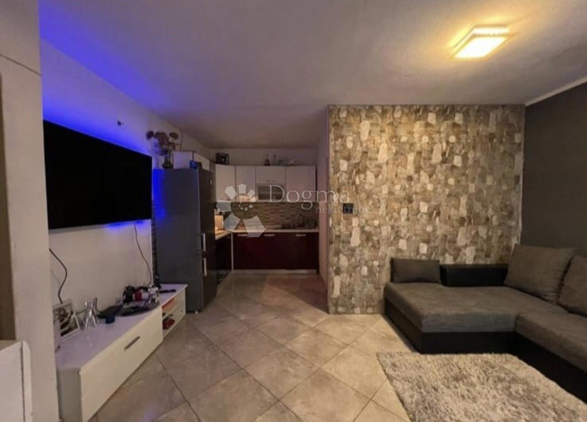 Allogio Drenova, Rijeka, 55m2