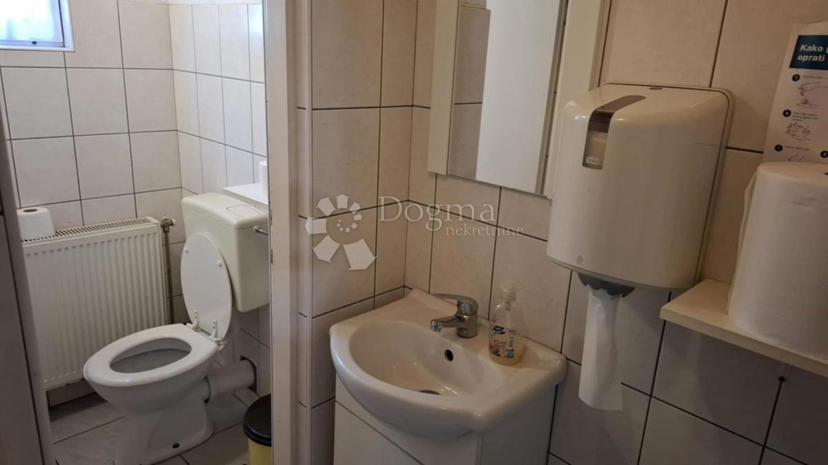 Locale commerciale Hallers, Varaždin, 250m2