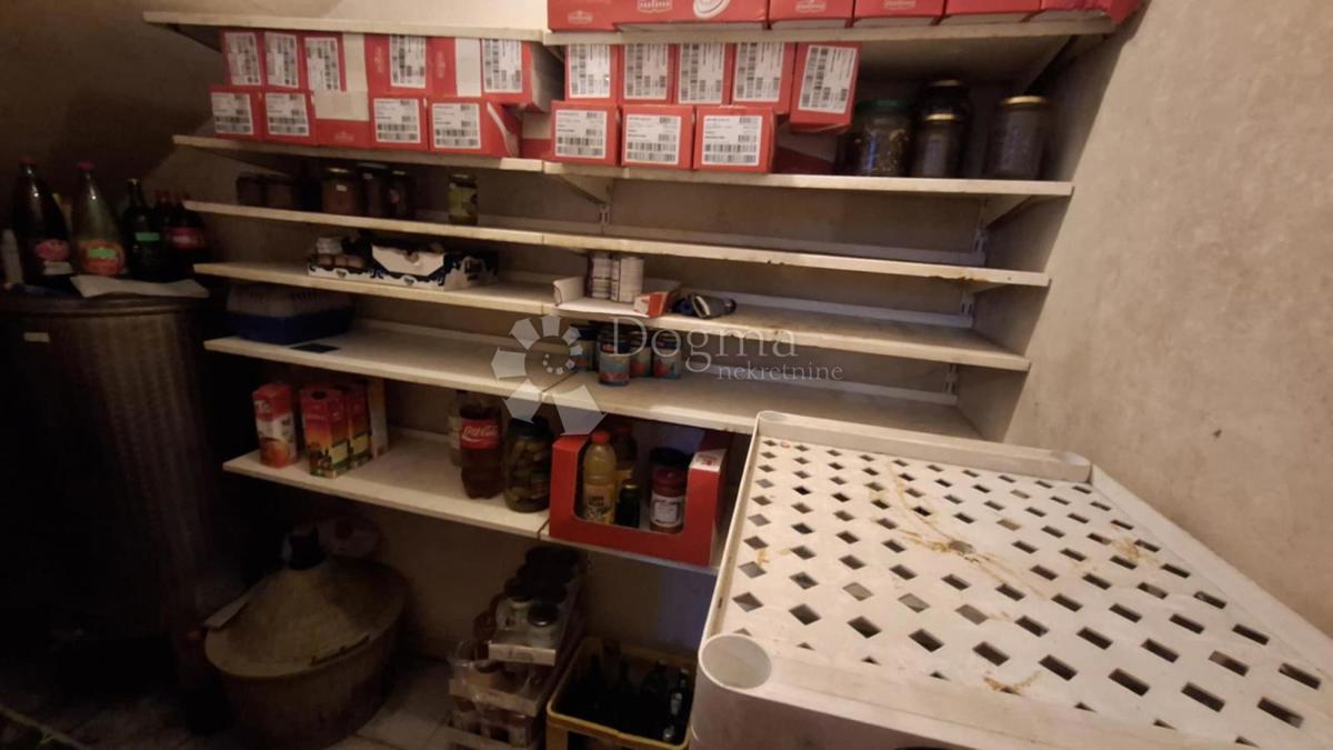 Locale commerciale Hallers, Varaždin, 250m2