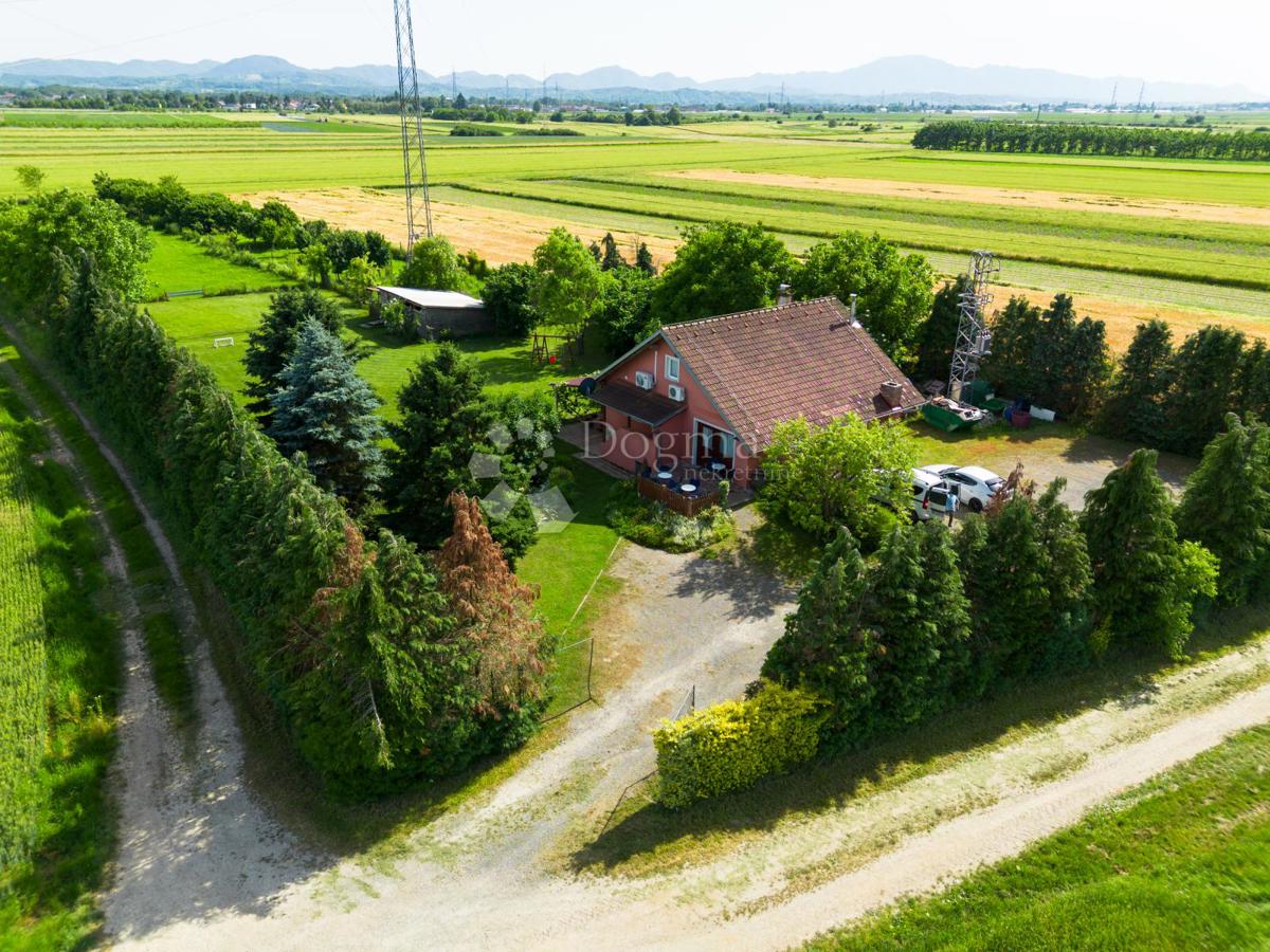 Locale commerciale Hallers, Varaždin, 250m2