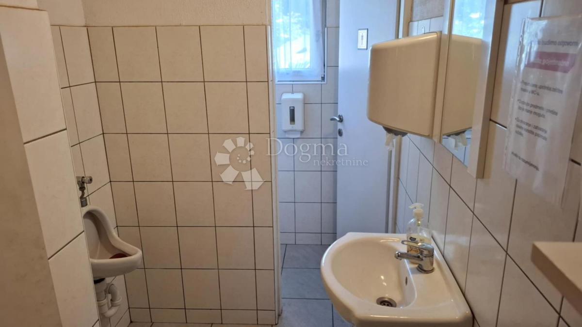 Locale commerciale Hallers, Varaždin, 250m2