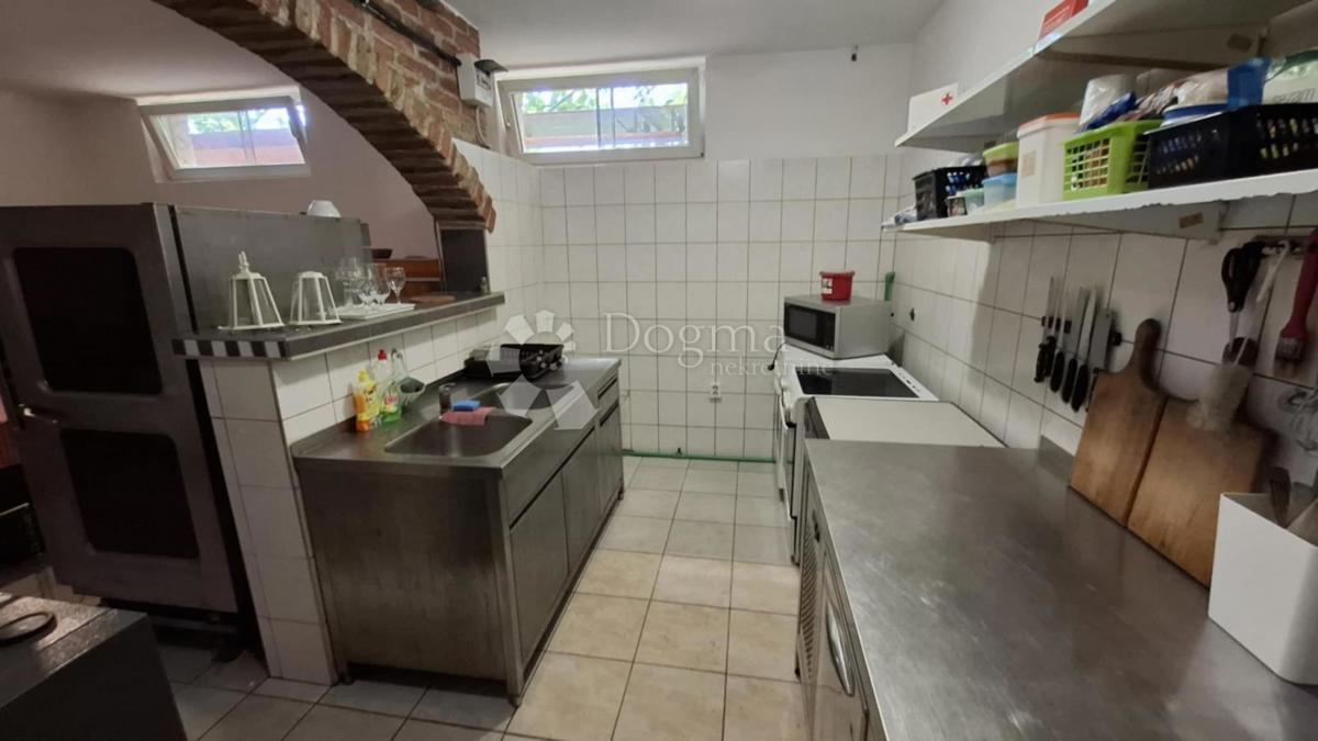 Locale commerciale Hallers, Varaždin, 250m2