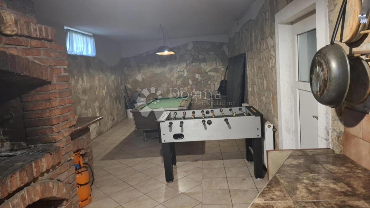 Locale commerciale Hallers, Varaždin, 250m2