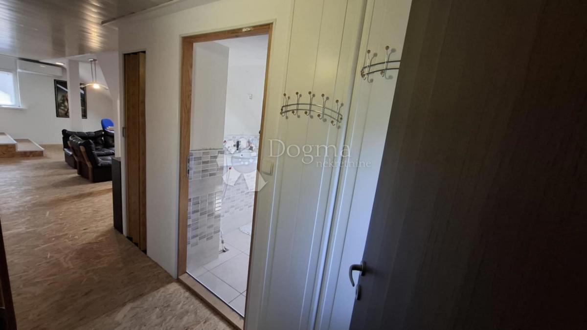 Locale commerciale Hallers, Varaždin, 250m2