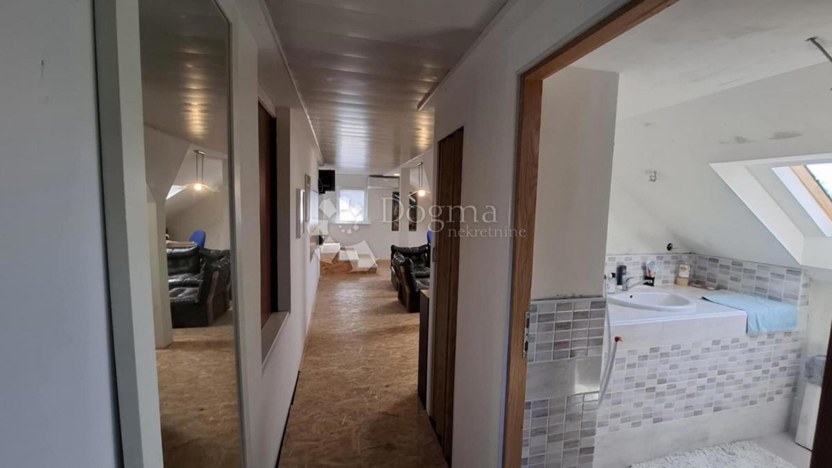 Locale commerciale Hallers, Varaždin, 250m2