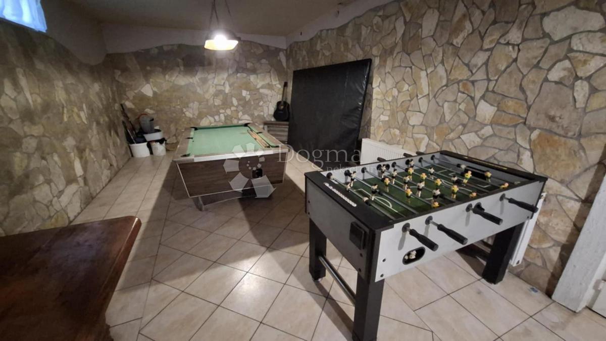 Locale commerciale Hallers, Varaždin, 250m2