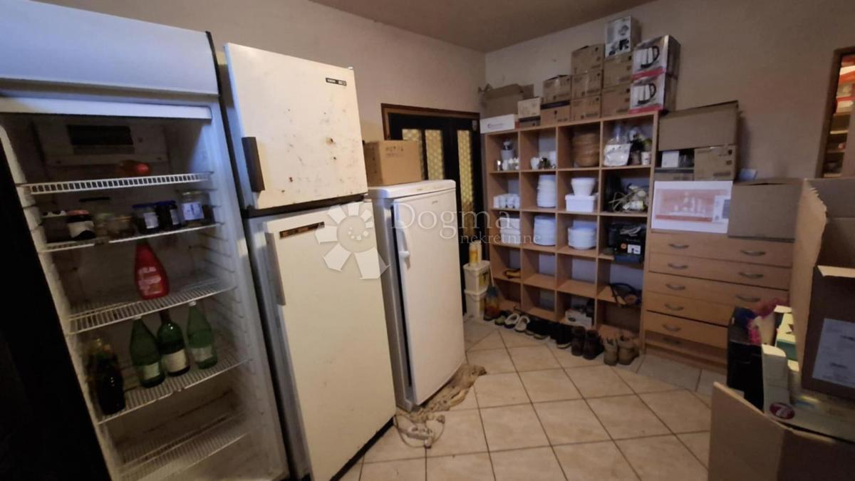 Locale commerciale Hallers, Varaždin, 250m2