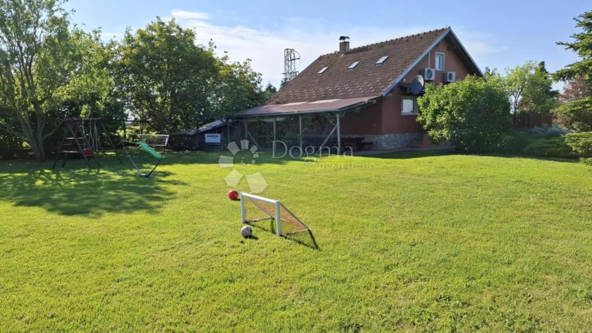 Locale commerciale Hallers, Varaždin, 250m2