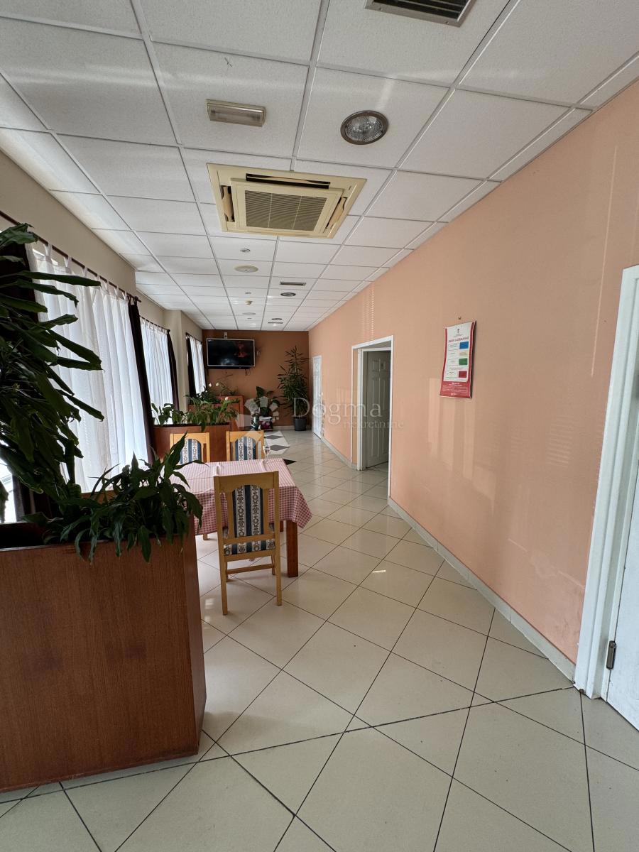 Locale commerciale Črešnjevec, Tuhelj, 312,27m2