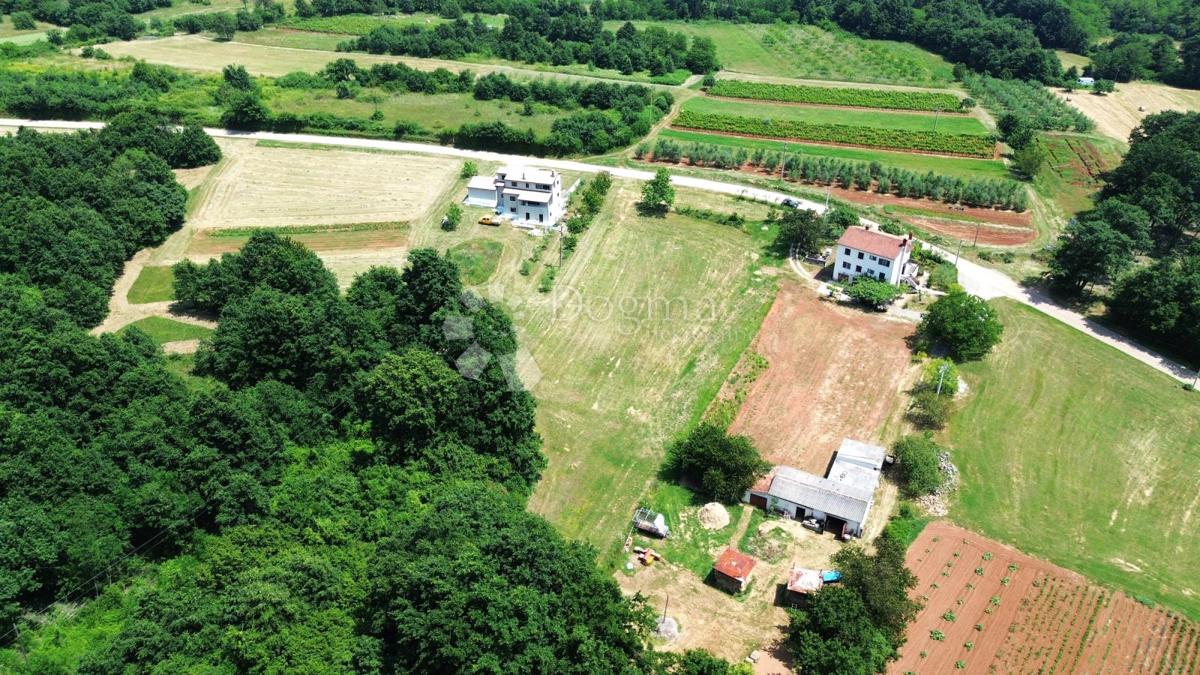 Terreno edificabile Barban, 797m2